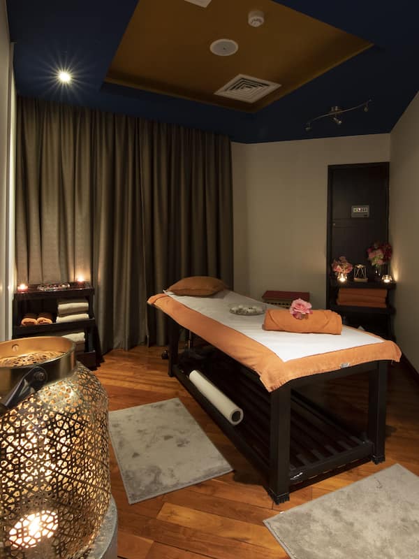 Couples treatment room(s), sauna, hot tub, steam room, body treatments