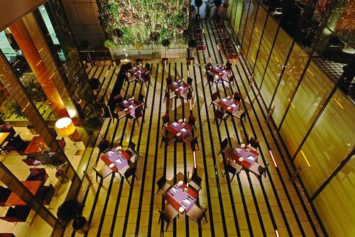 2 restaurants, breakfast, lunch, dinner served; international cuisine
