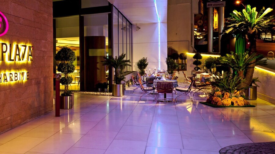 クラウン プラザ イスタンブール - ハルビエ by IHG