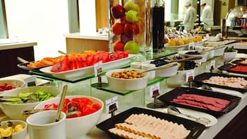 Frühstücksbuffet am Wochenende gegen Gebühr