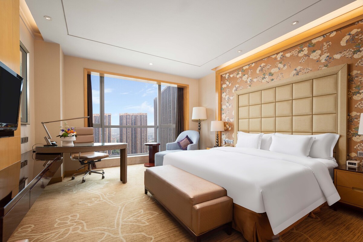 1 bedroom, minibar, in-room safe, desk