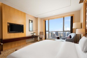 1 bedroom, minibar, in-room safe, desk - Crowne Plaza Xiangyang by IHG (Xiangyang)