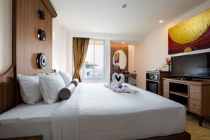 Family Suite, 2 Bedrooms | Egyptian cotton sheets, premium bedding, Tempur-Pedic beds, minibar - Aiyara Palace (Pattaya)