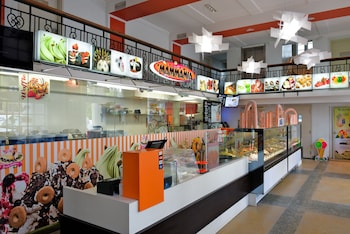 Coffee shop at Hotel Breakwater South Beach