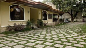 Courtyard - Casa Escano Bed & Breakfast (Cebu)
