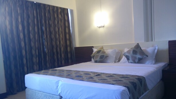 Unclassified image, 1 of 56, button - Strand Hotel (Mumbai)