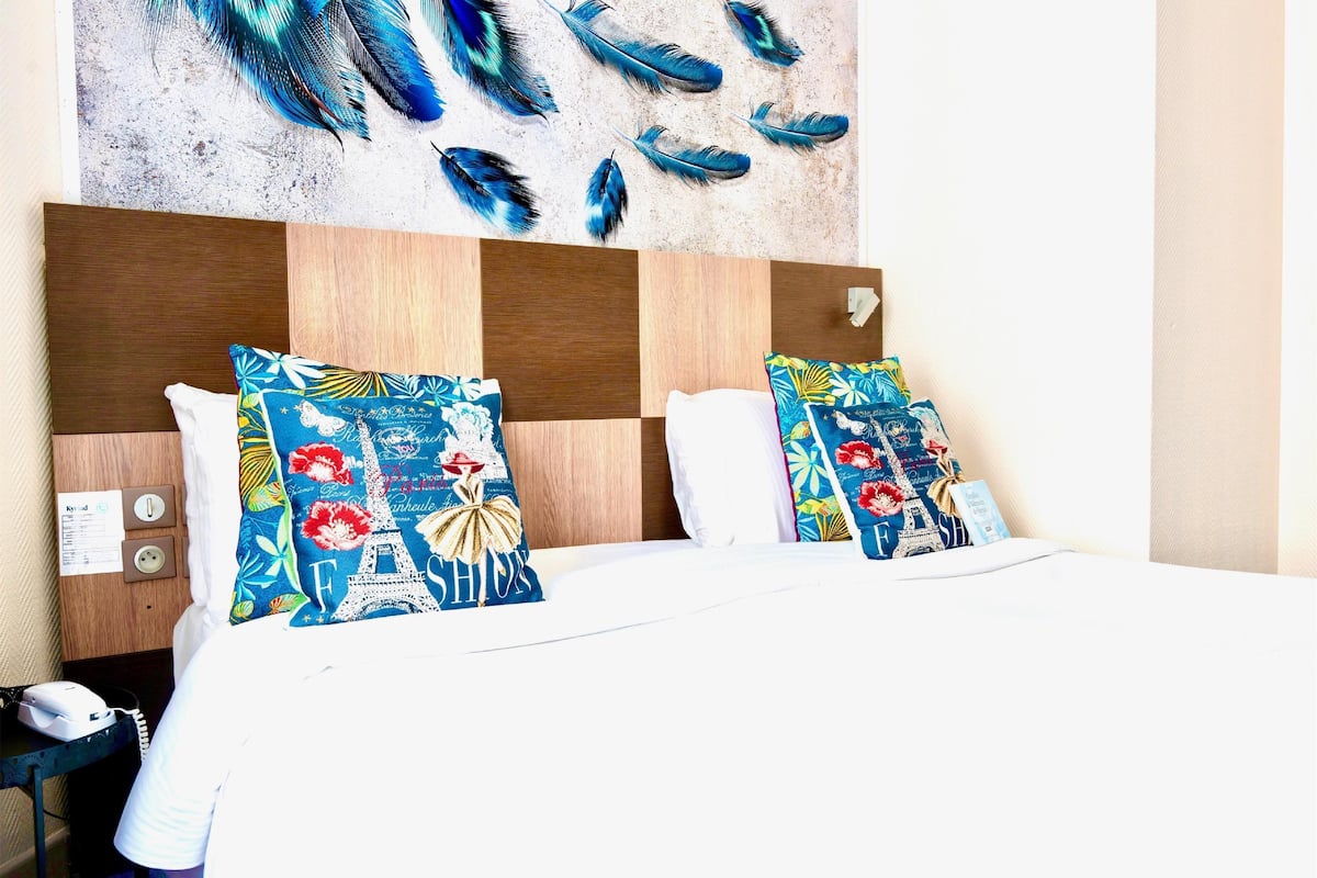 Premium bedding, individually decorated, individually furnished, desk