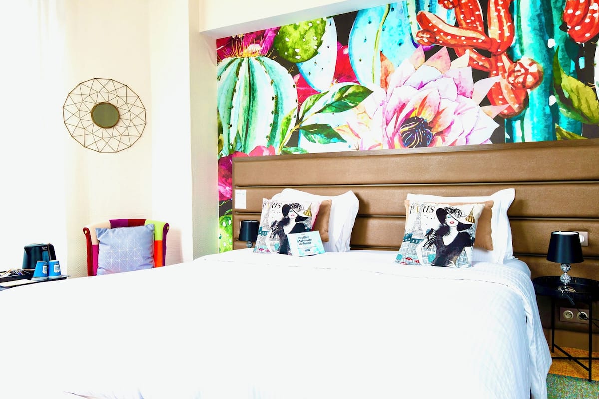 Premium bedding, individually decorated, individually furnished, desk