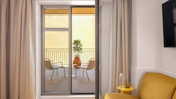 Junior Room | Premium bedding, pillow-top beds, in-room safe, desk