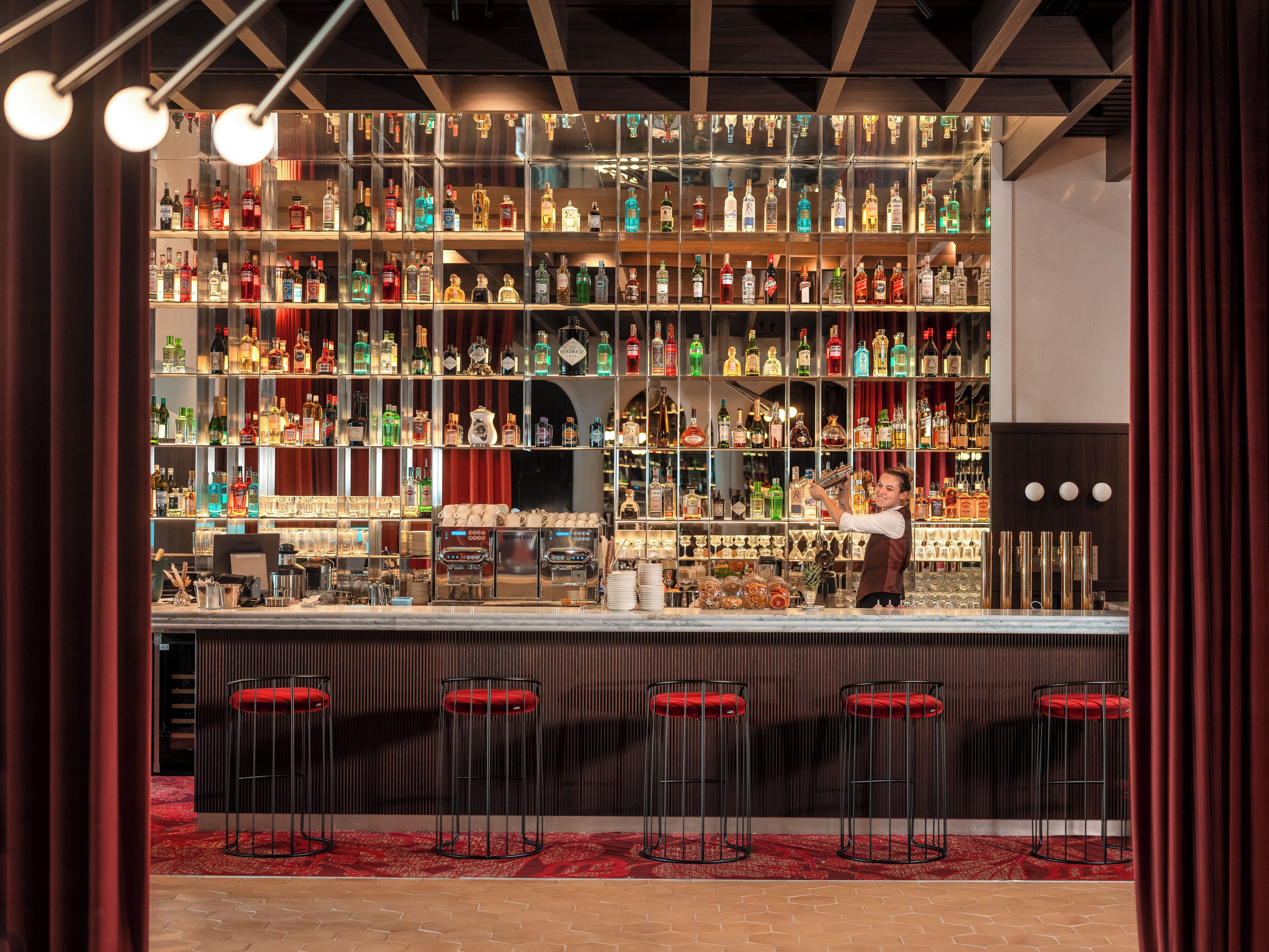 Bar (en el alojamiento)