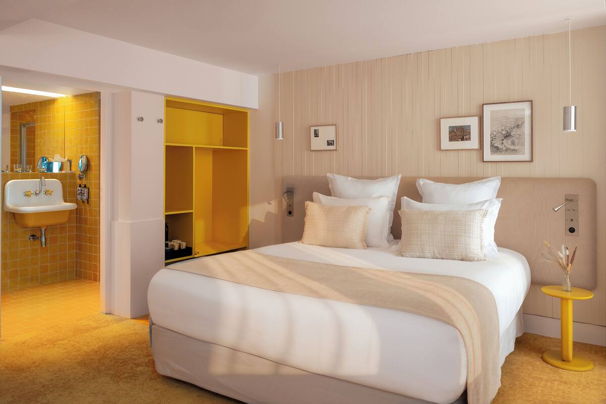 Premium bedding, pillow-top beds, in-room safe, desk