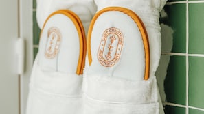 Shower, rainfall showerhead, eco-friendly toiletries, hair dryer