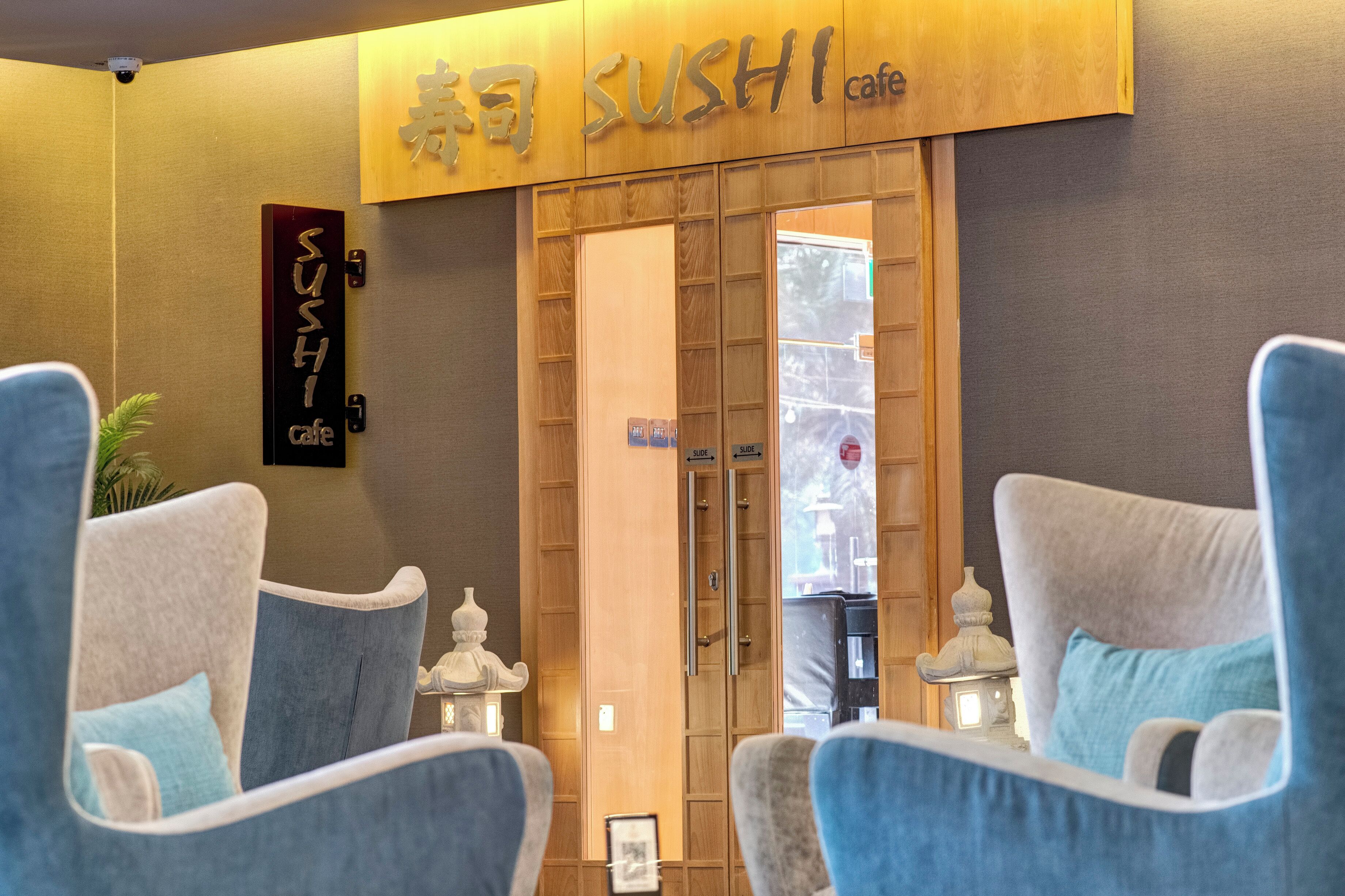 Photo - Two Seasons Hotel & Apartments