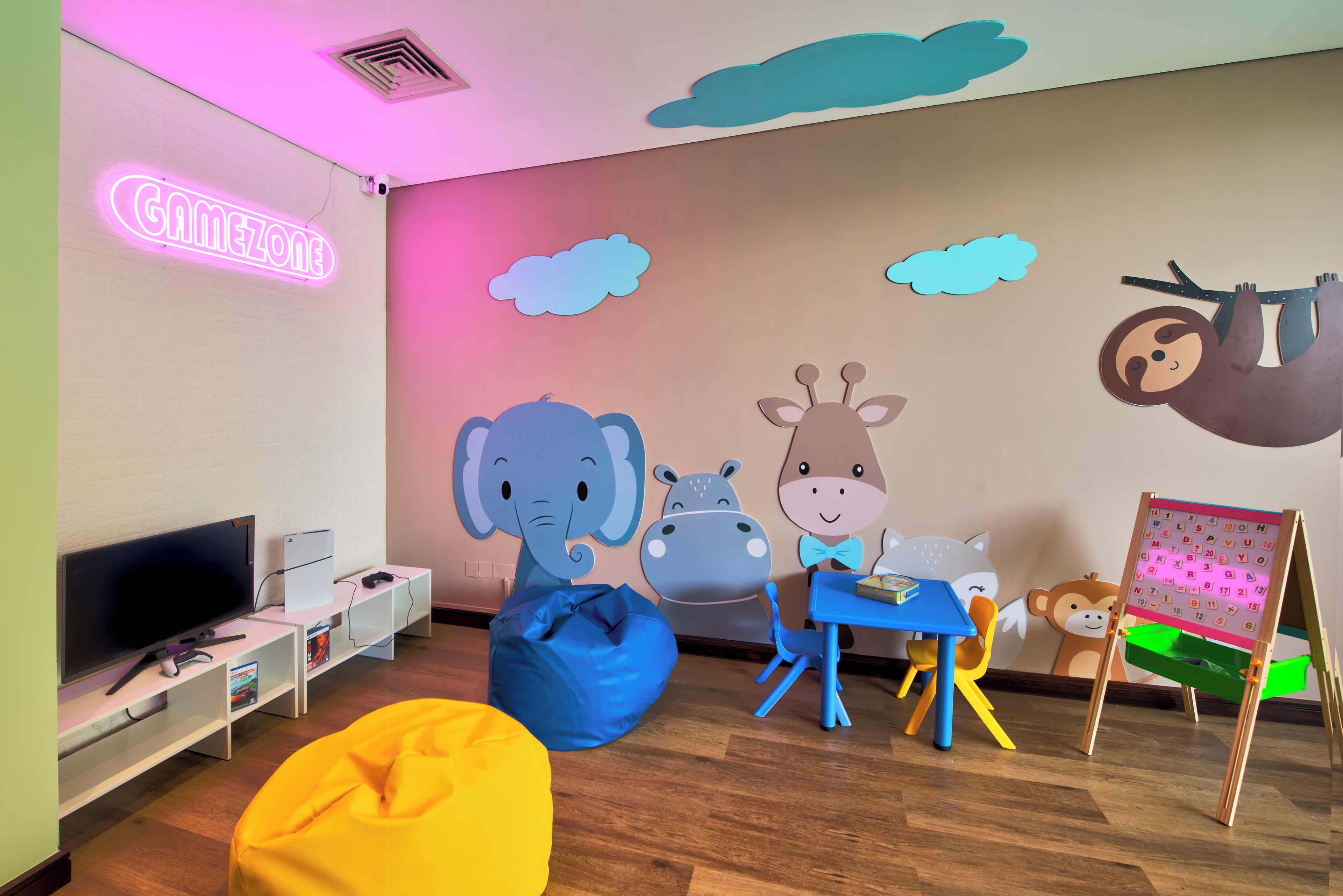 Photo - Two Seasons Hotel & Apartments