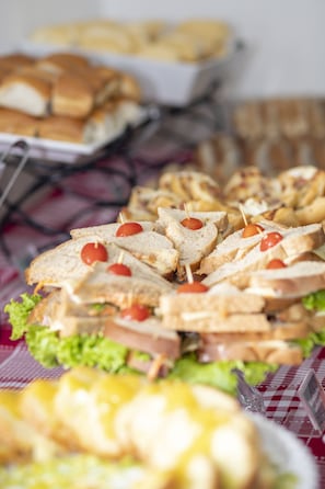 Free daily buffet breakfast
