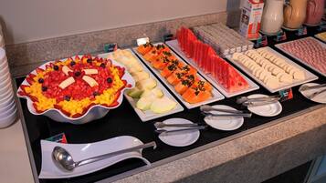 Free daily buffet breakfast