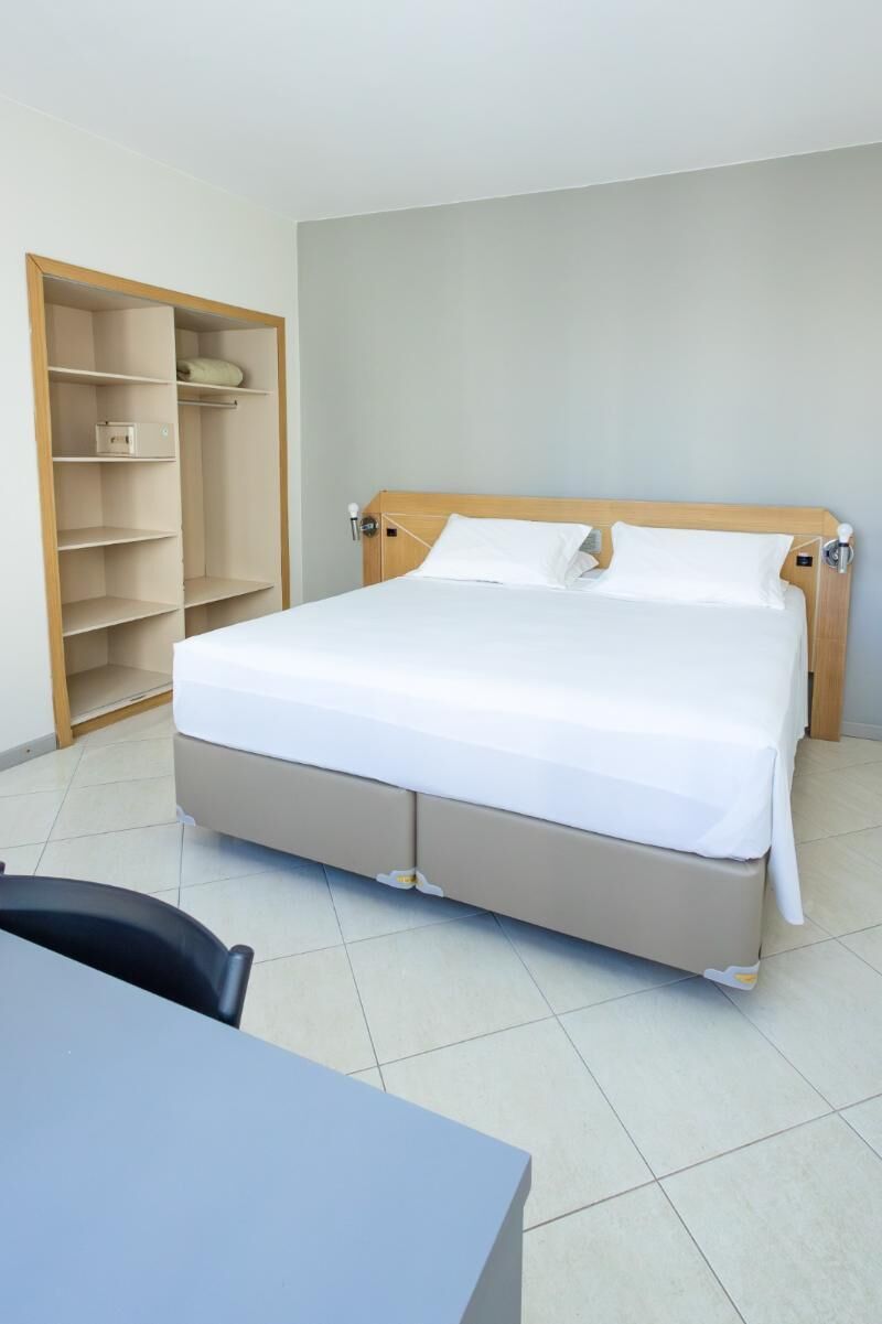 Minibar, in-room safe, blackout curtains, free WiFi