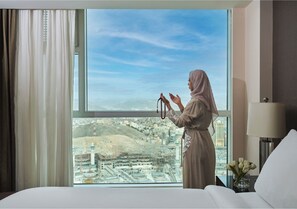 Hypo-allergenic bedding, Select Comfort beds, minibar, in-room safe