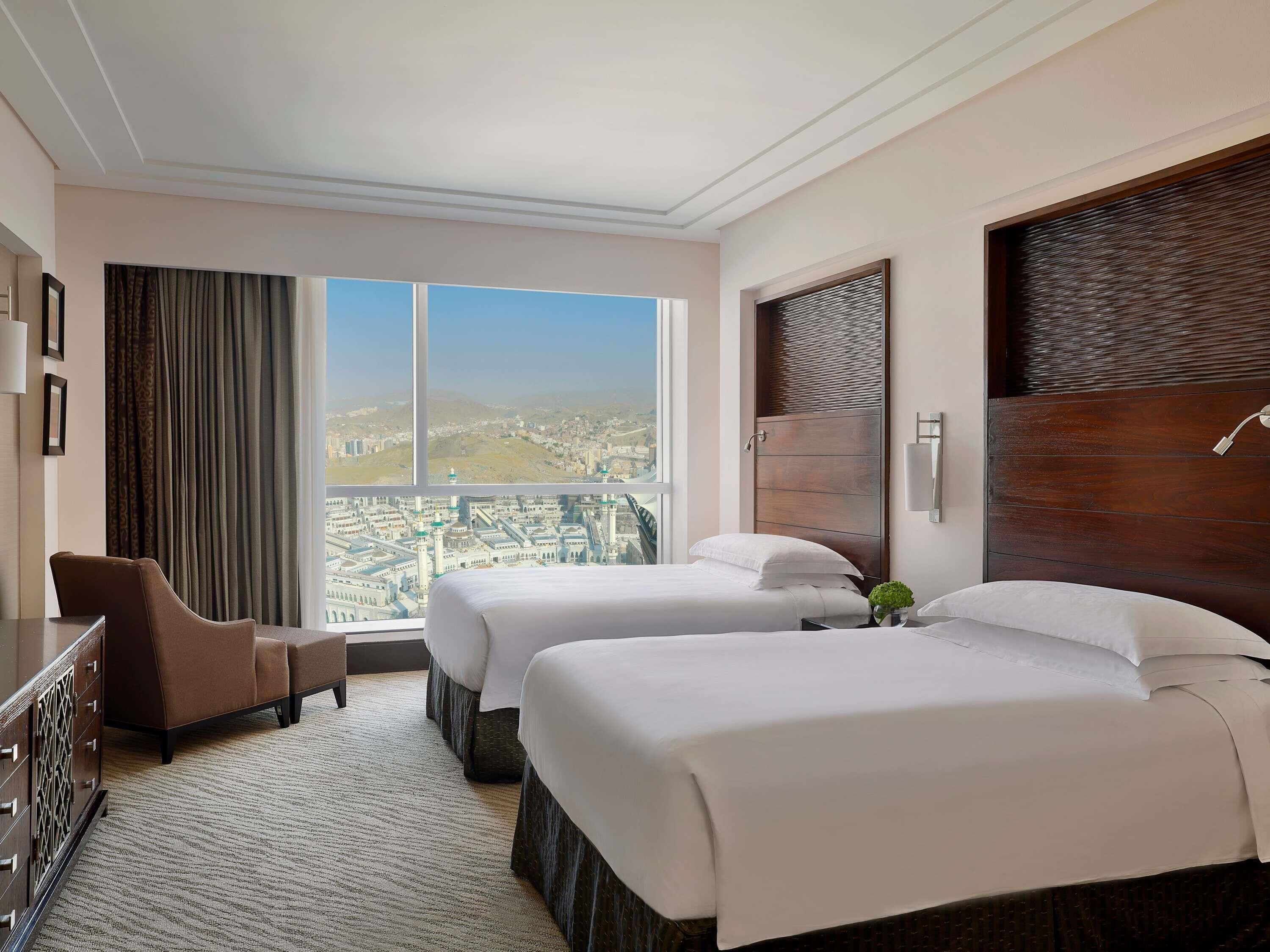 Hypo-allergenic bedding, Select Comfort beds, minibar, in-room safe