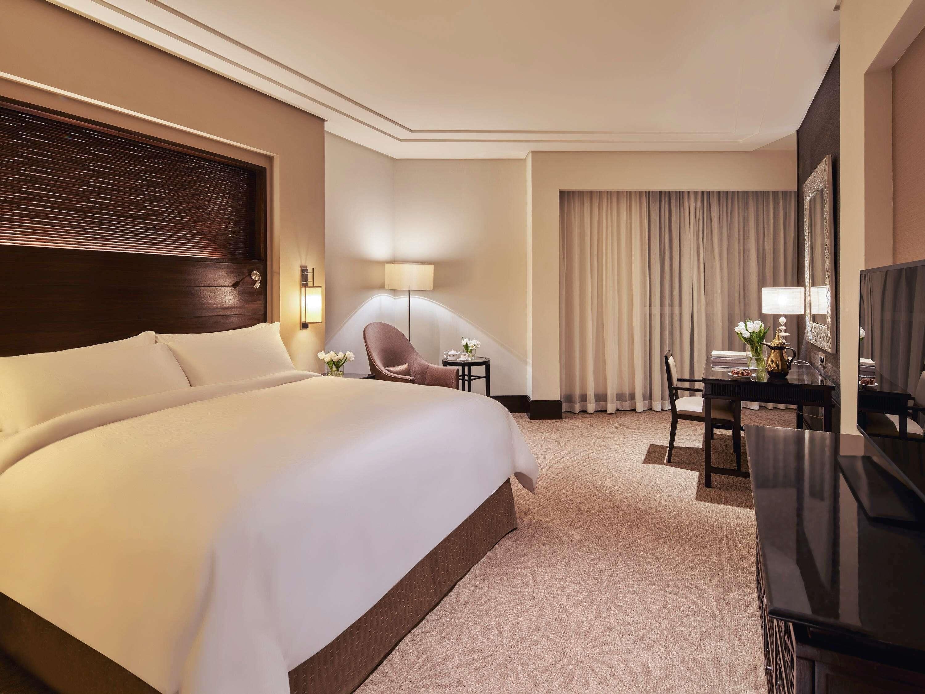 Hypo-allergenic bedding, Select Comfort beds, minibar, in-room safe