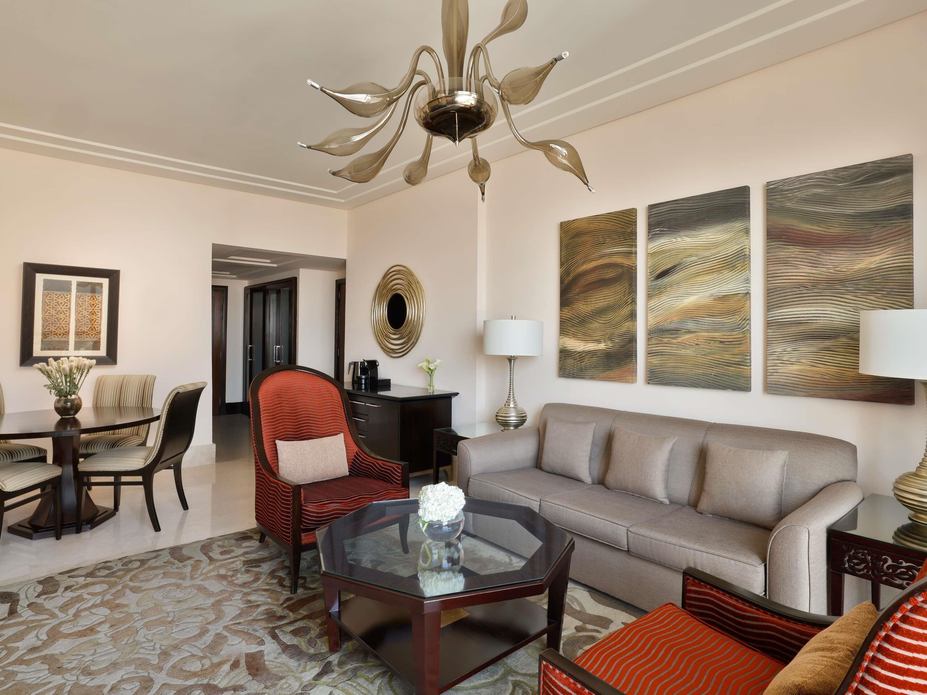 Hypo-allergenic bedding, Select Comfort beds, minibar, in-room safe