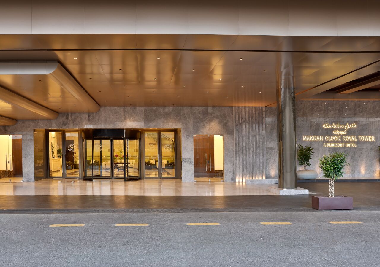 Fairmont, Room, 1 King Bed, City View | Hypo-allergenic bedding, Select Comfort beds, minibar, in-room safe