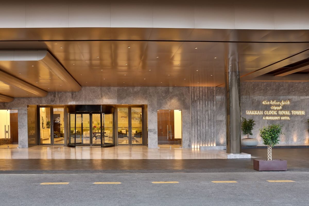 Fairmont, Room, 1 King Bed, City View | Hypo-allergenic bedding, Select Comfort beds, minibar, in-room safe