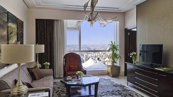 Hypo-allergenic bedding, Select Comfort beds, minibar, in-room safe