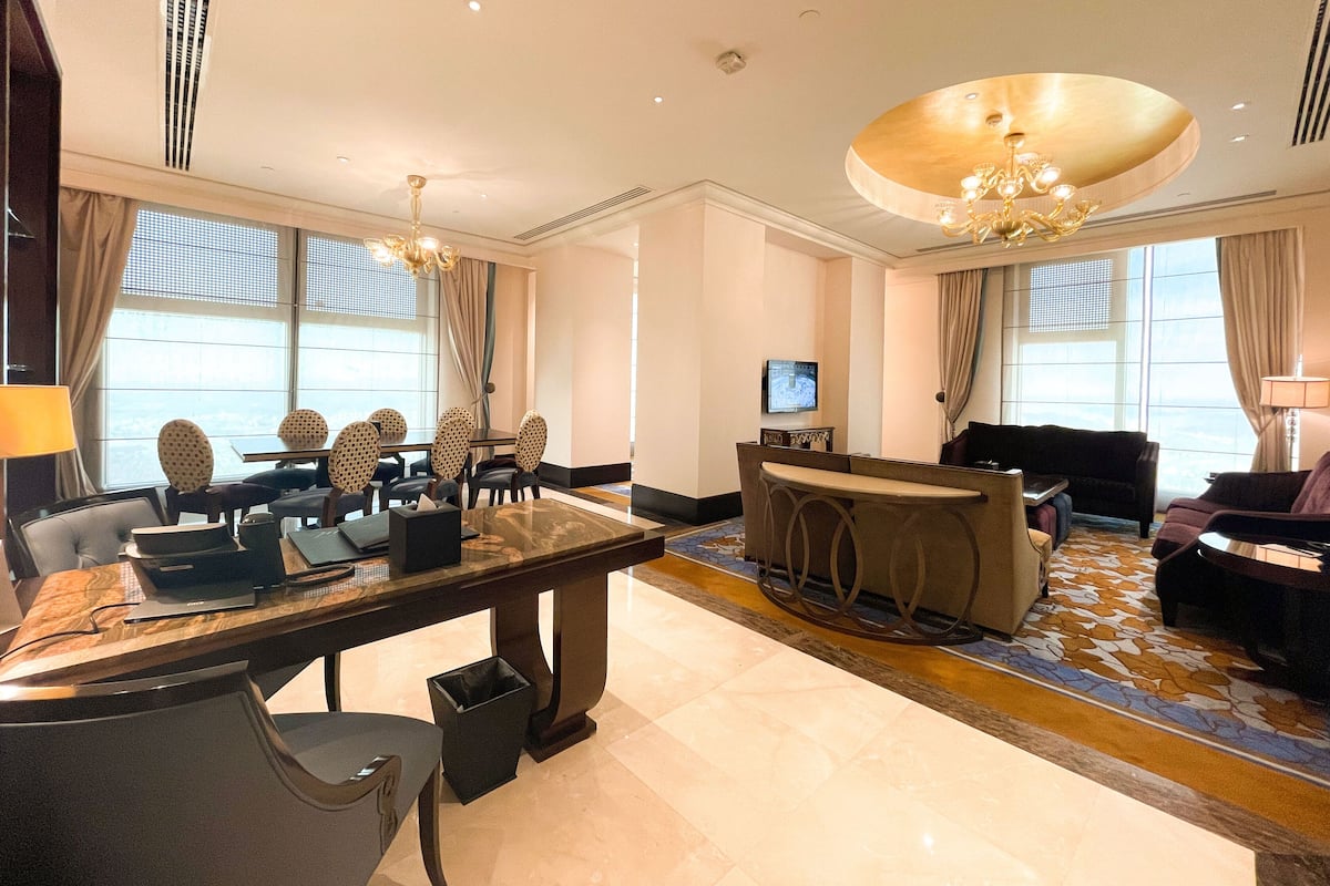 Presidential suite Kaaba View | Living area | 32-inch LCD TV with satellite channels, TV