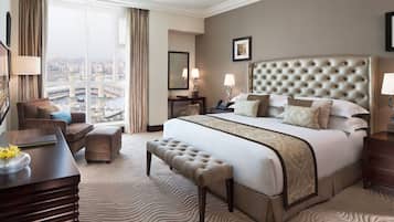 Fairmont, Habitación, 1 cama de matrimonio grande, vistas a la ciudad | Ropa de cama hipoalergénica, colchones Select Comfort, minibar