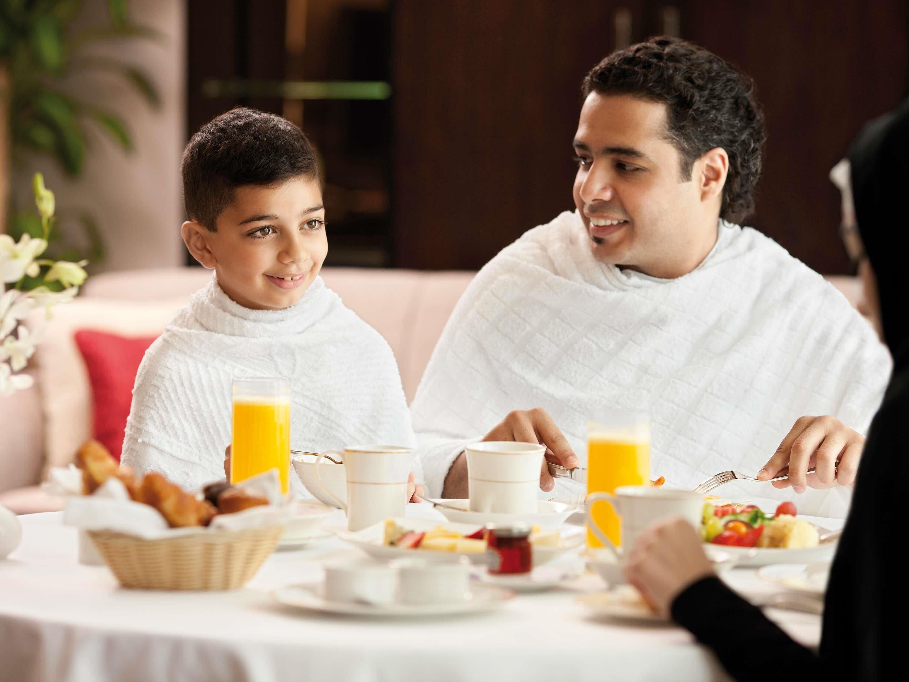 10 间餐厅，供应早餐、午餐和晚餐，国际美食