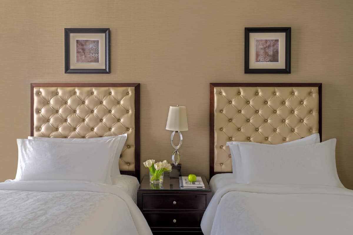 Studio, 2 Single Beds, City View | Hypo-allergenic bedding, Select Comfort beds, minibar, in-room safe