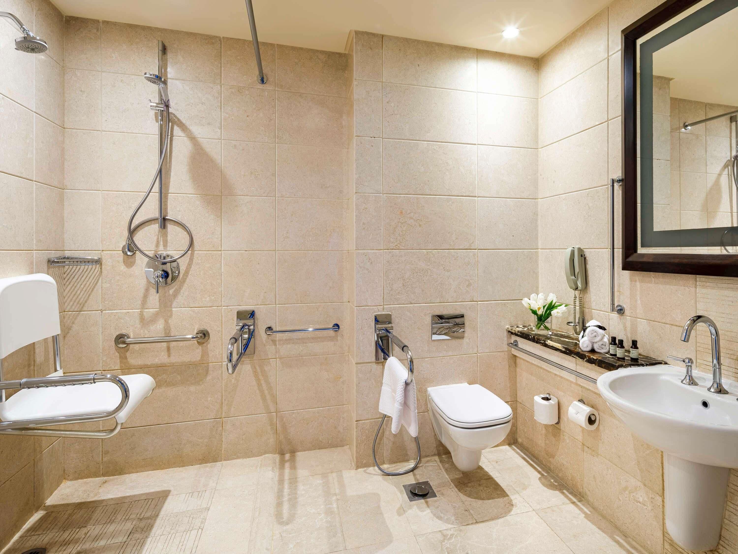 Fairmont, Phòng, phù hợp cho người khuyết tật, quang cảnh thành phố | Bộ đồ giường kháng dị ứng, nệm Select Comfort, minibar 