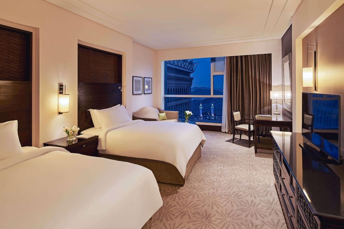 Hypo-allergenic bedding, Select Comfort beds, minibar, in-room safe