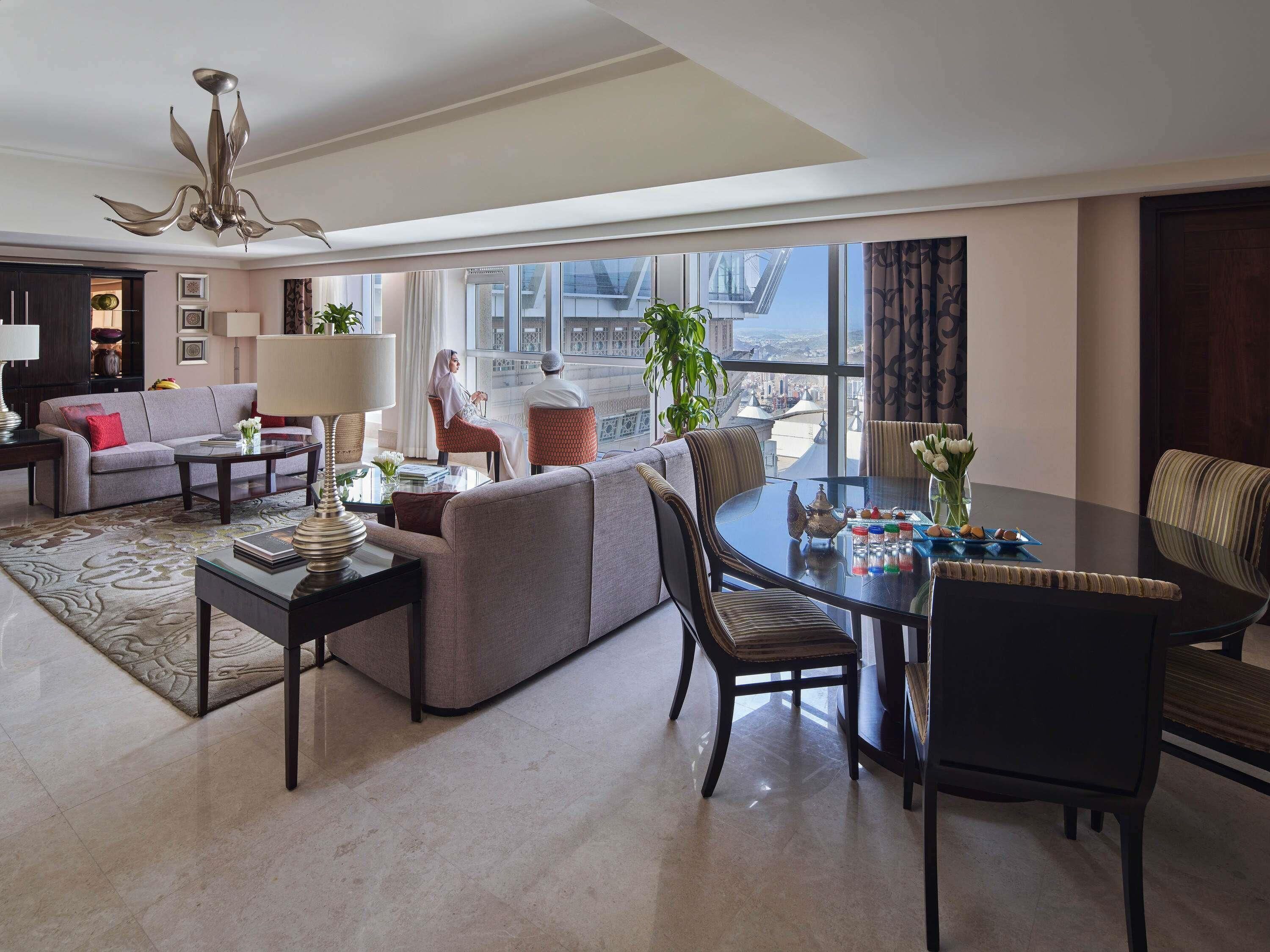 Hypo-allergenic bedding, Select Comfort beds, minibar, in-room safe