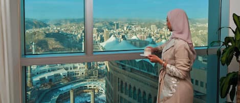 Hypo-allergenic bedding, Select Comfort beds, minibar, in-room safe