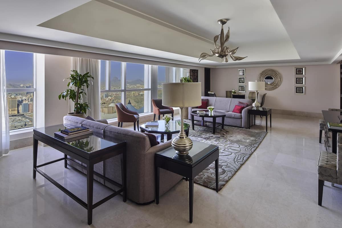 Signature Suite, 2 Bedrooms Haram View | Allergitestet sengetøy, senger med Select Comfort-madrass og minibar