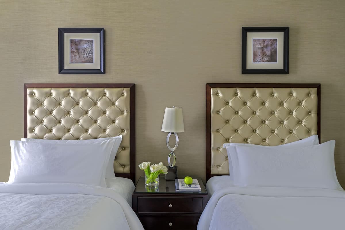 Hypo-allergenic bedding, Select Comfort beds, minibar, in-room safe