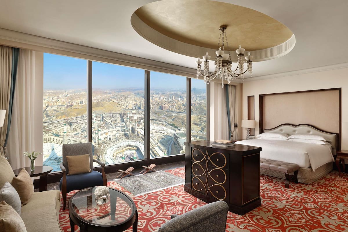 Hypo-allergenic bedding, Select Comfort beds, minibar, in-room safe