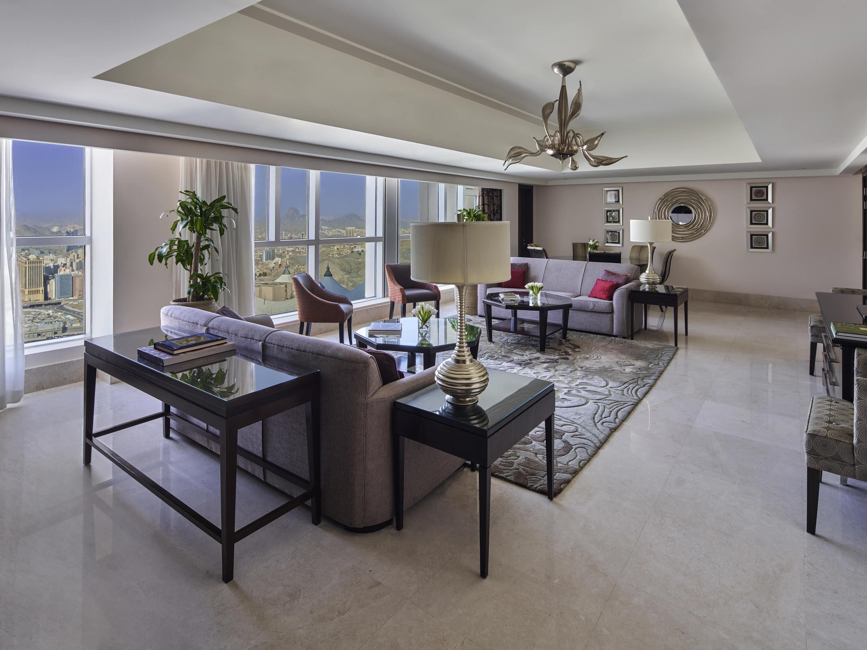 Signature Suite, 2 Bedrooms Haram View | Roupas de cama antialérgicas, camas Select Comfort, frigobar