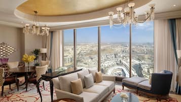 Grand-Suite, 1 King-Bett und Schlafsofa (Kaaba) | Allergikerbettwaren, Select-Comfort-Betten, Minibar, Zimmersafe