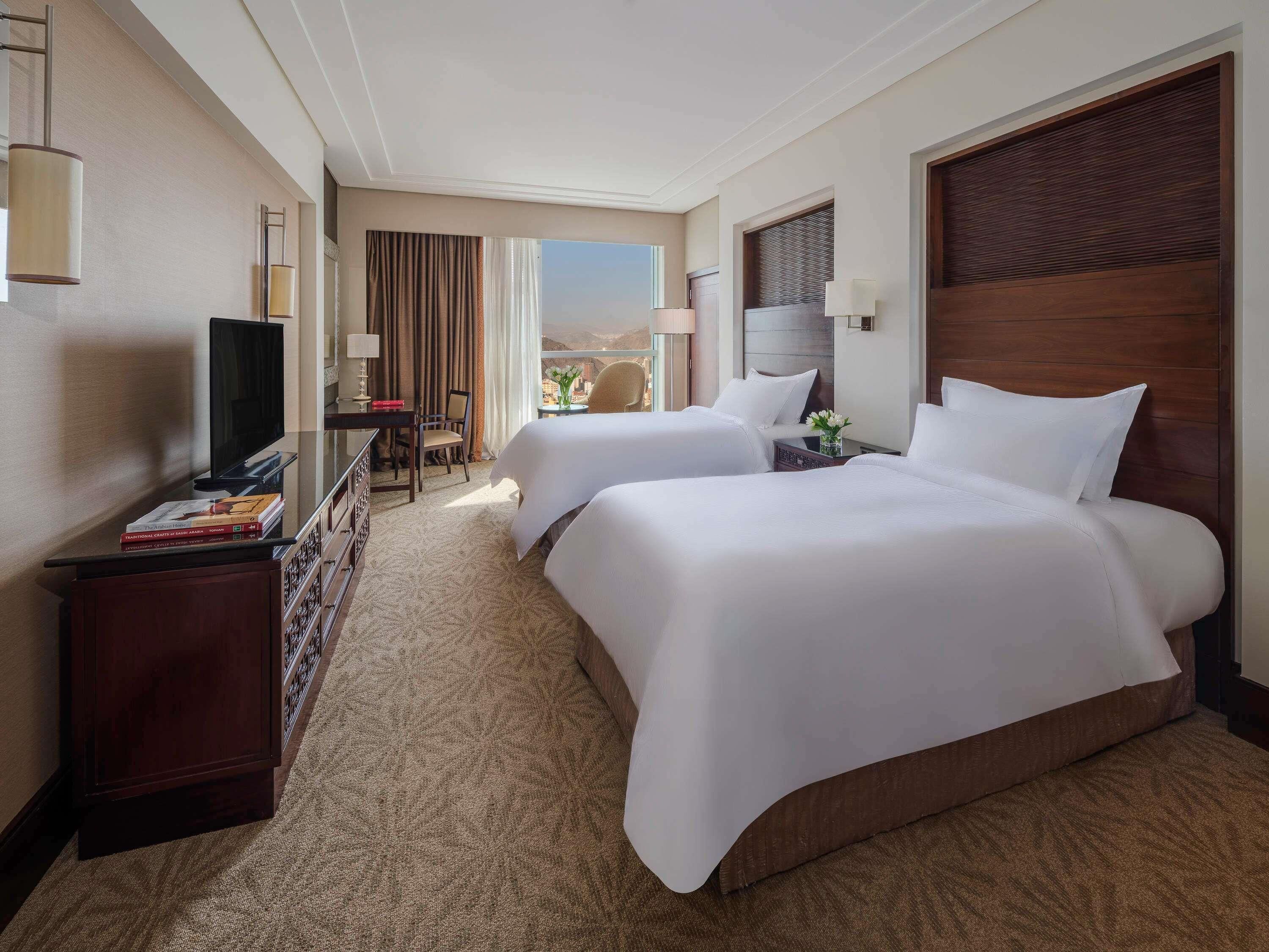 Hypo-allergenic bedding, Select Comfort beds, minibar, in-room safe