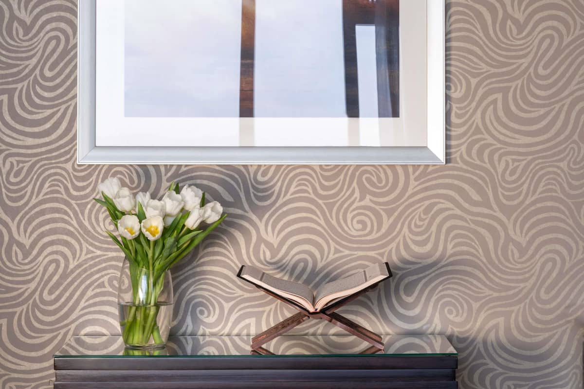 Ropa de cama hipoalergénica, camas Select Comfort y minibar