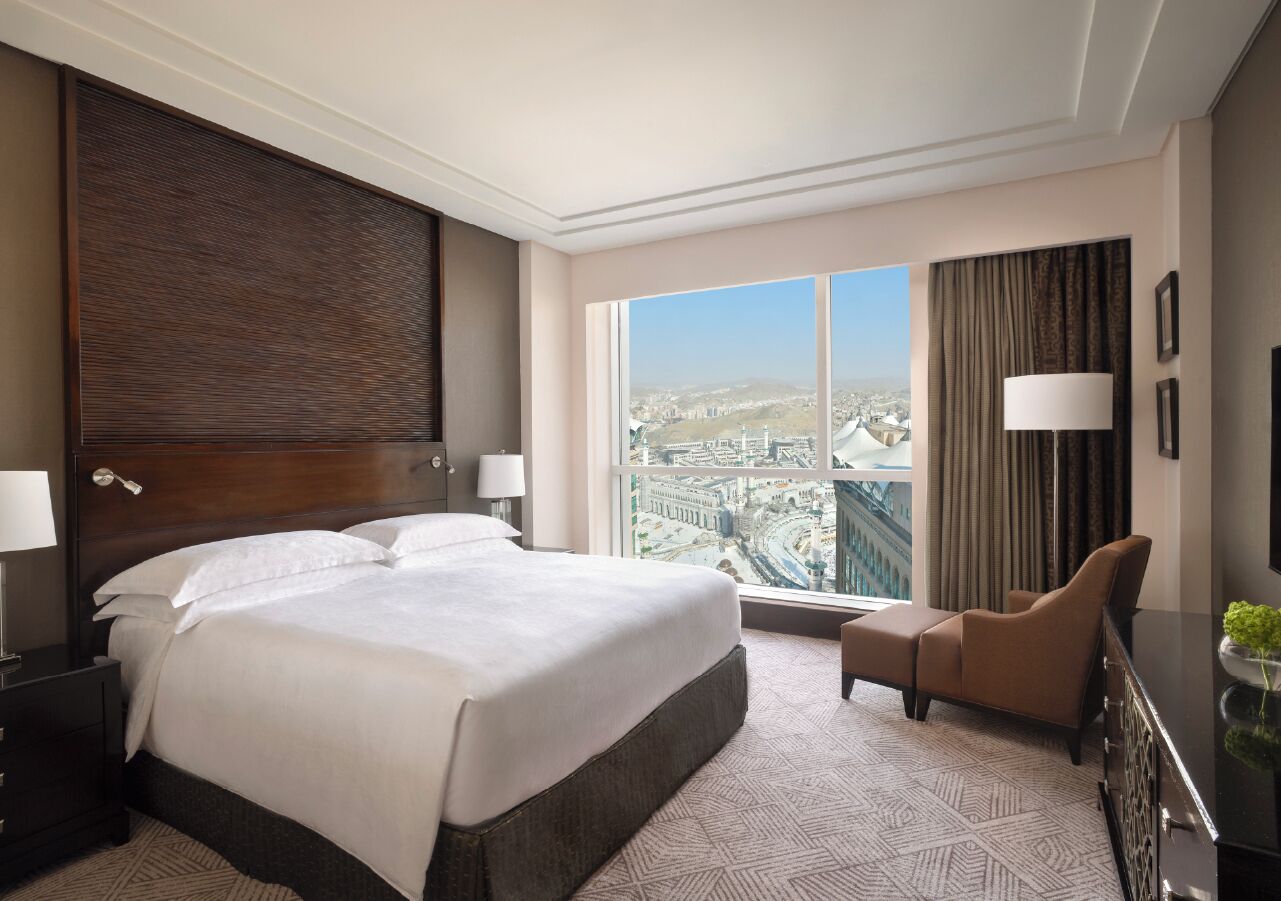 Hypo-allergenic bedding, Select Comfort beds, minibar, in-room safe