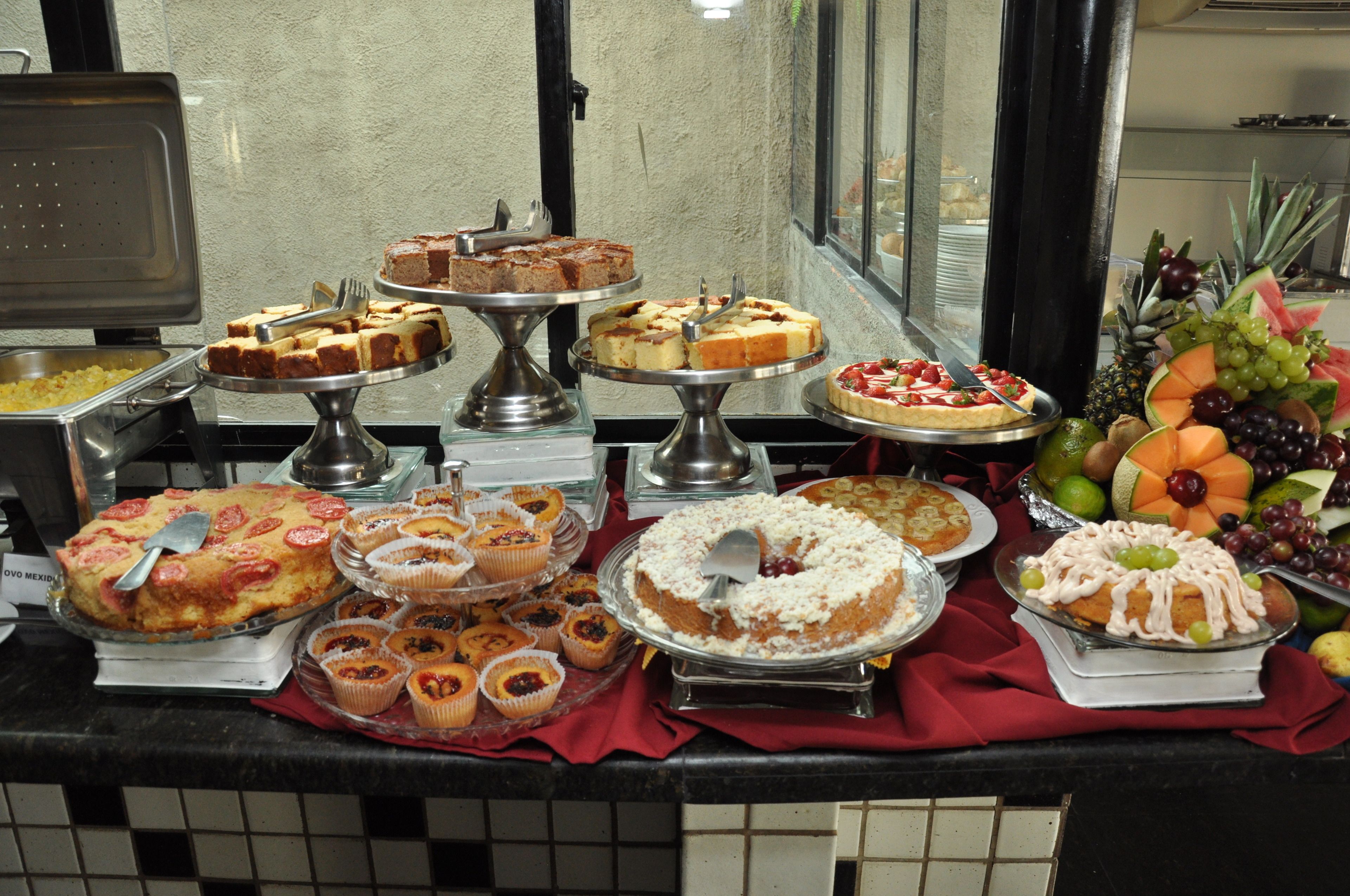 Petit déjeuner, déjeuner et dîner servis sur place