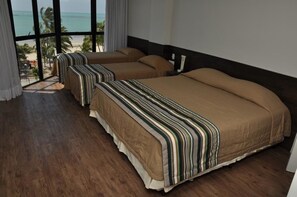 Minibar, in-room safe