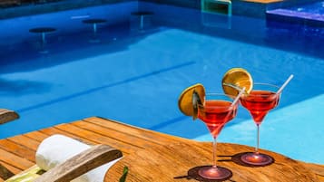 Poolside bar