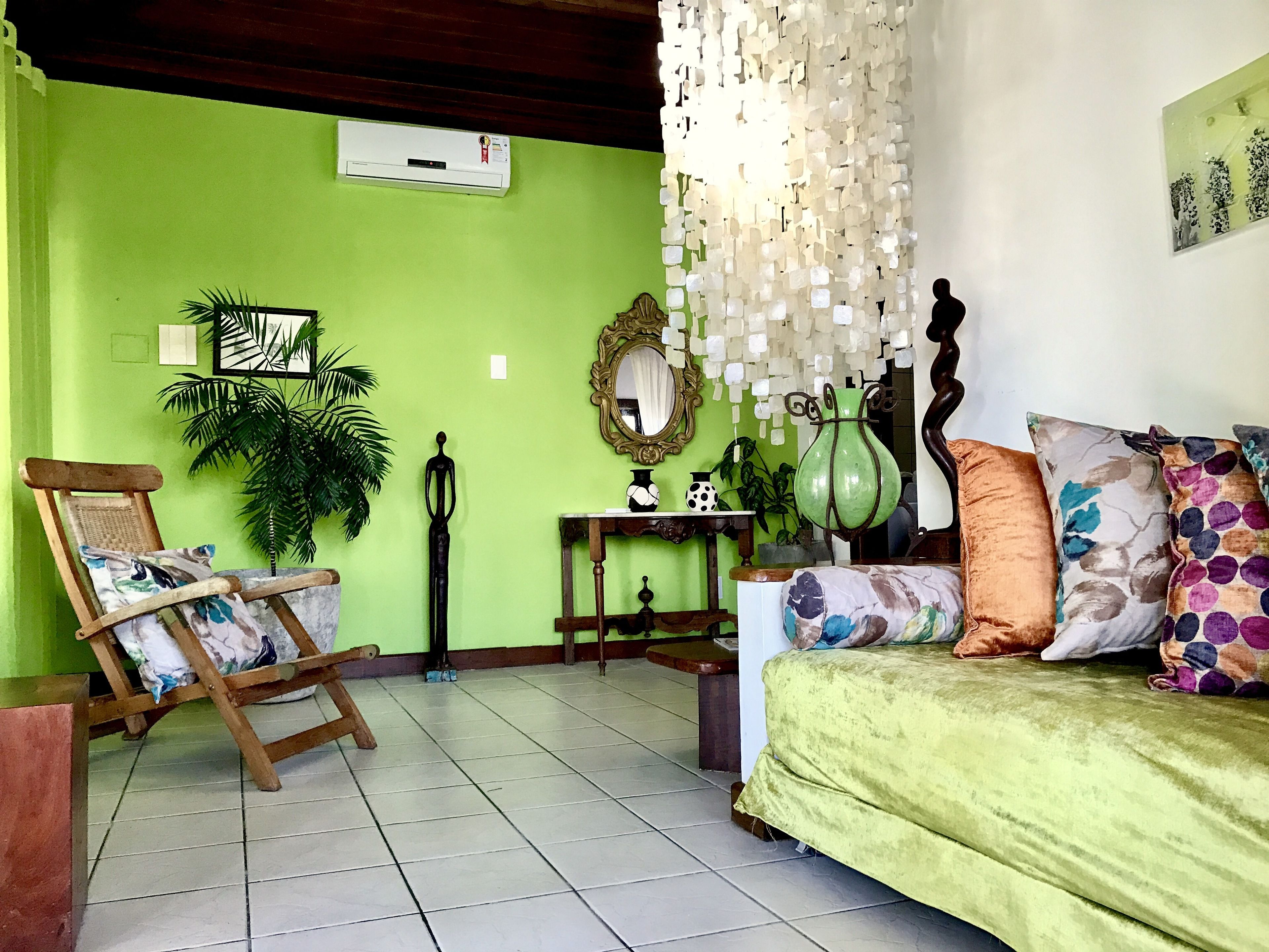 deluxe chalet (master) | living room