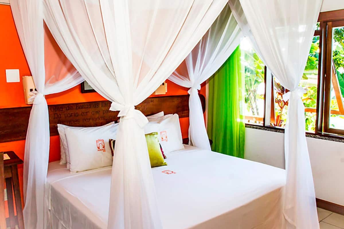 Individually decorated, blackout drapes, free WiFi, bed sheets