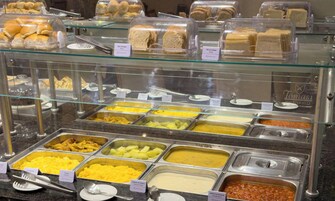 Desayuno bufé gratuito y diario